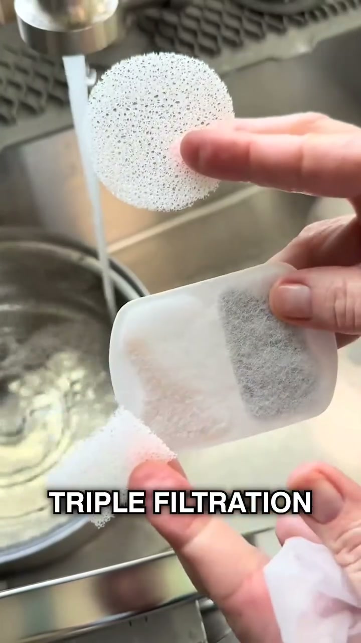 Your Pet's Bowl Is Breeding Bacteria. This Isn't.