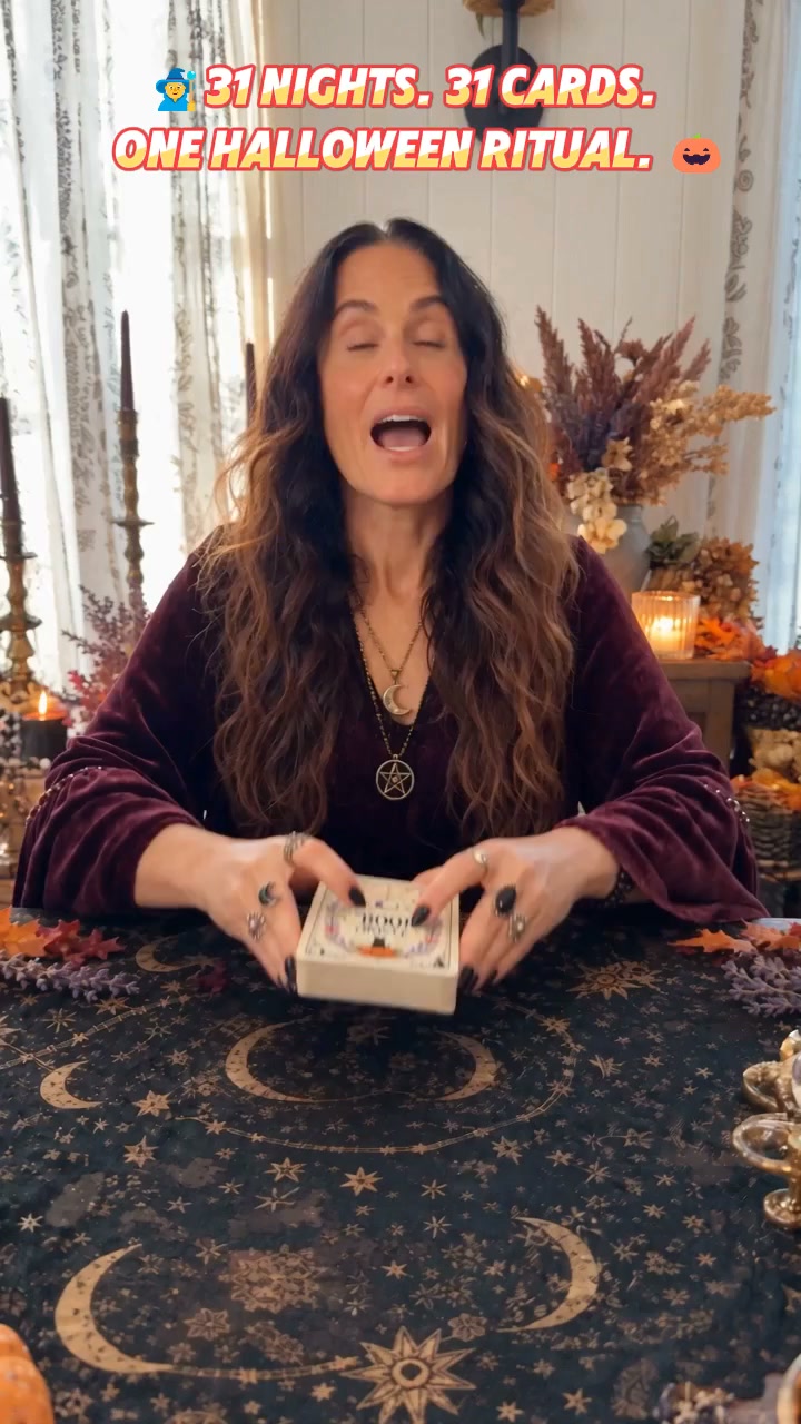 Sweet & Spooky Halloween Oracle Deck – 31 Daily Spooky Messages for October