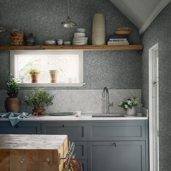 Malin, Mineral Gray