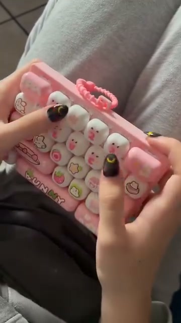 40% OFF !! Cute Keyboard Button Keychain Fidget Toy
