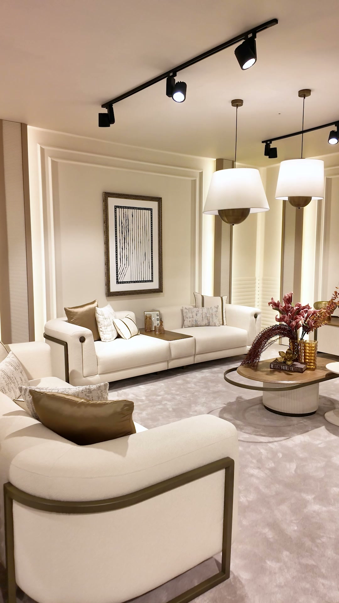 Vienna Dining Table