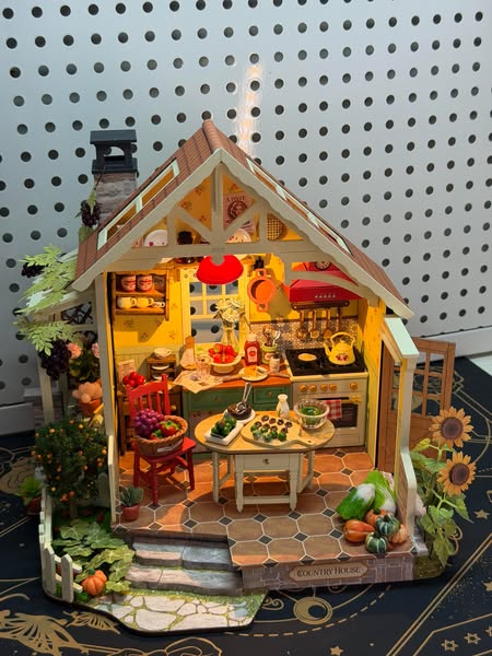 NEW ARRIVAL | Sunlit Farmhouse Kitchen