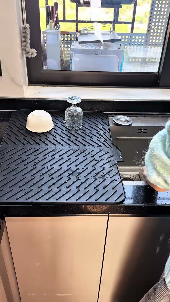 Keep Your Kitchen Countertop Dry & Organized