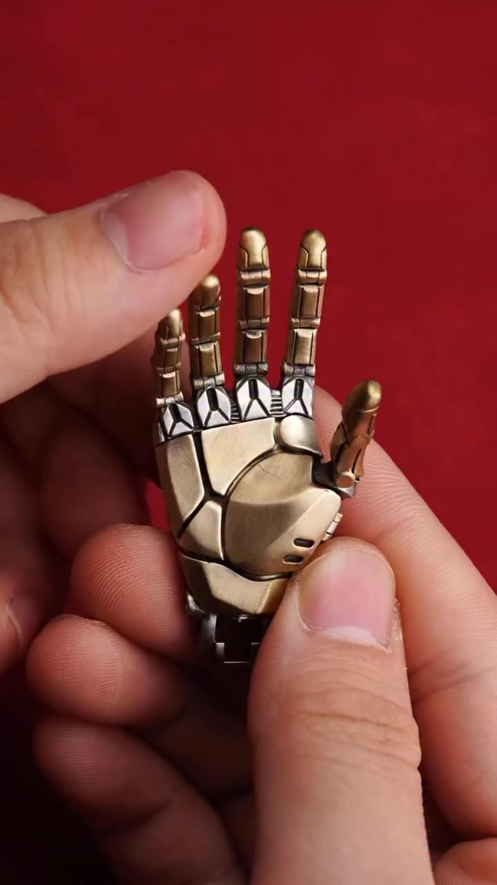 Mechanical Hand Pendant