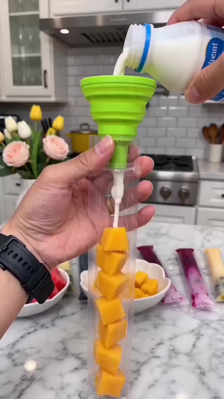 DIY Disposable Ice Pop Molds