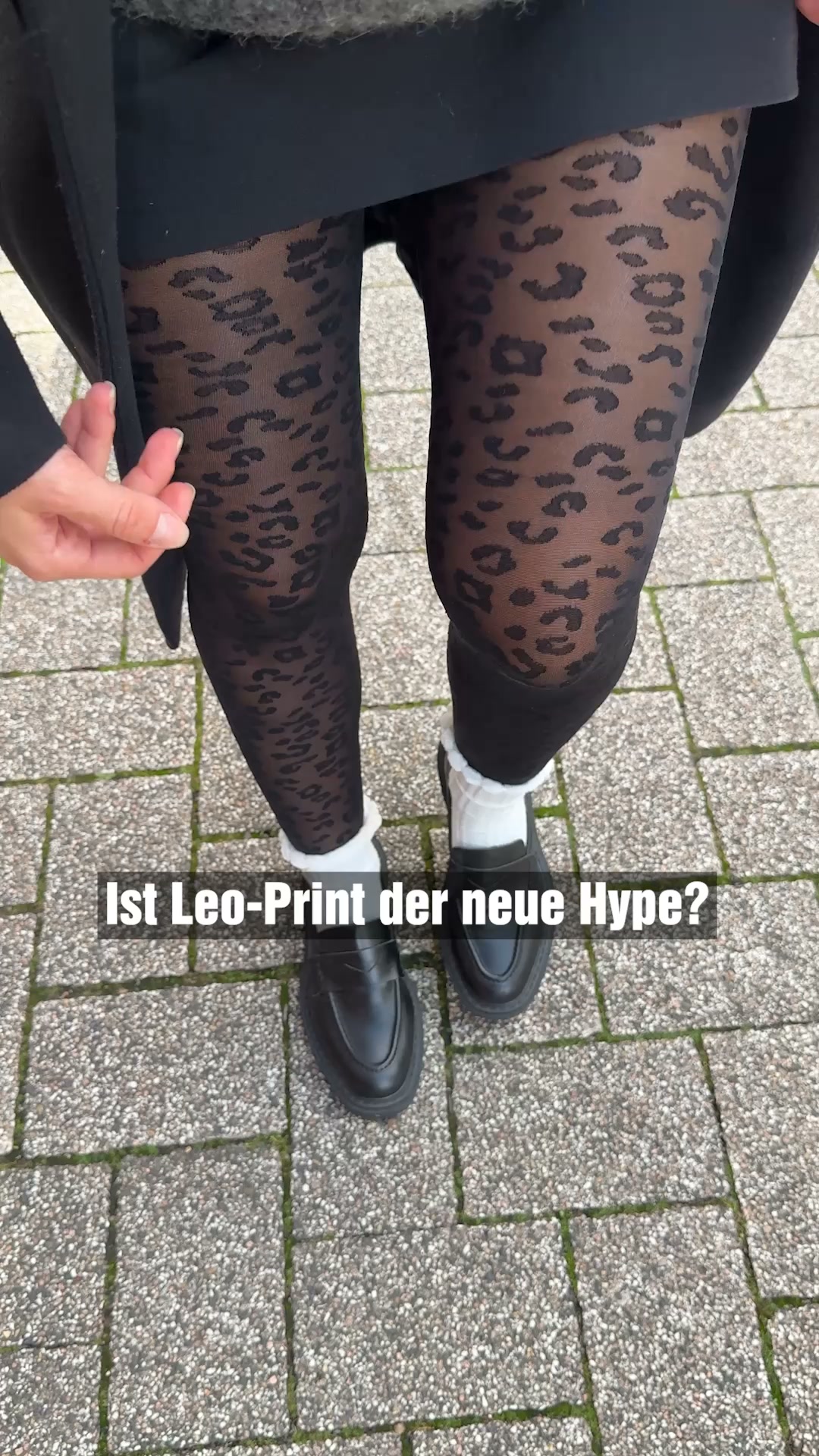 Optisch längere Beine. Null Quetschen.