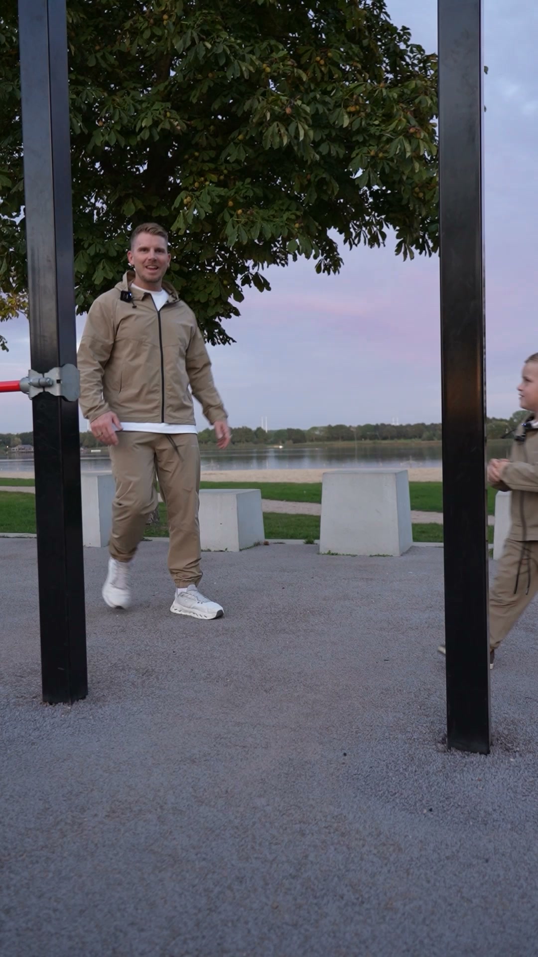 Zo vader, zo zoon. Nu als trainingspak.