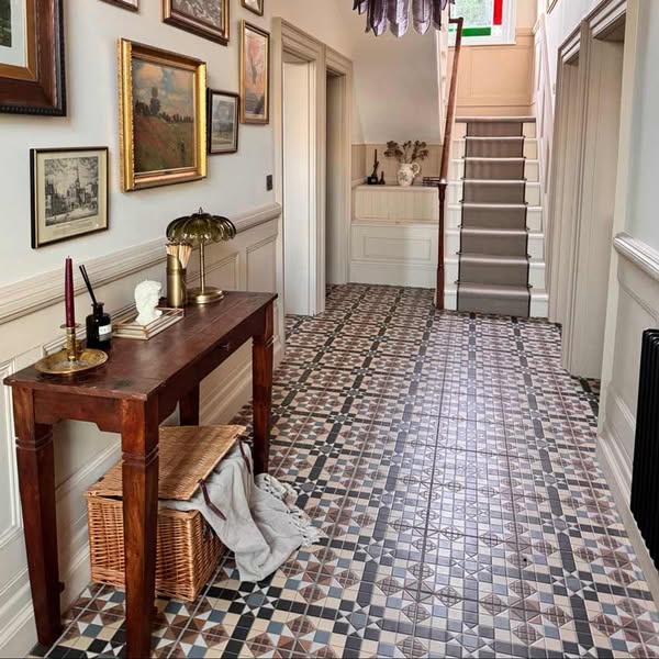 Dorset Marron Patterned Floor Tile 31.6x31.6cm