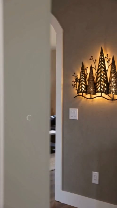 Decorazione da parete vintage in metallo con motivo boschivo illuminata