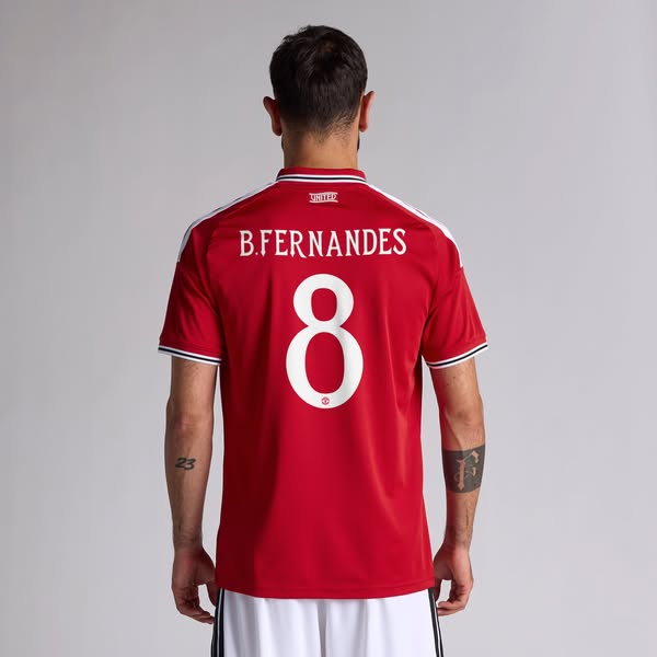 Manchester United 26/27 Home Jersey with Fernandes 8 UCL Printing & Badge