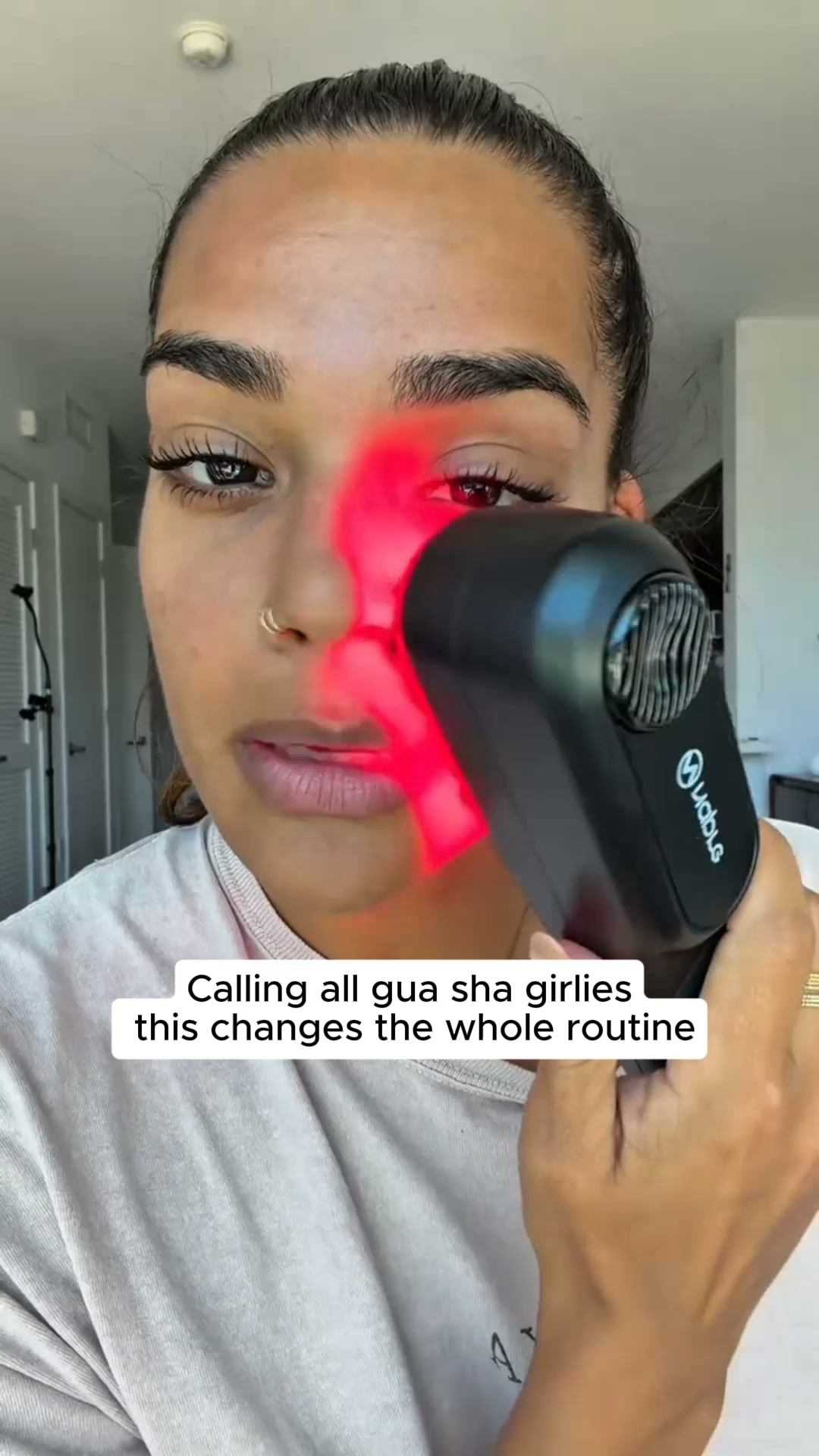 10,000+ women already de-puffed their face with this