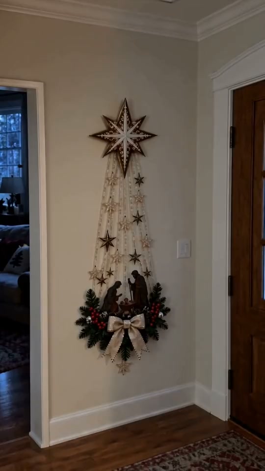 Turn an Empty Wall Into Christmas Magic