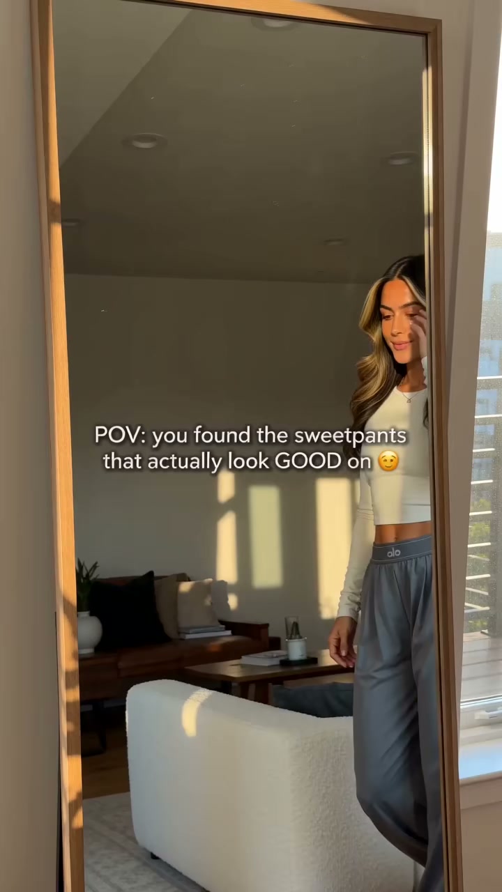THE PANTS YOU’LL WANT TO LIVE IN.