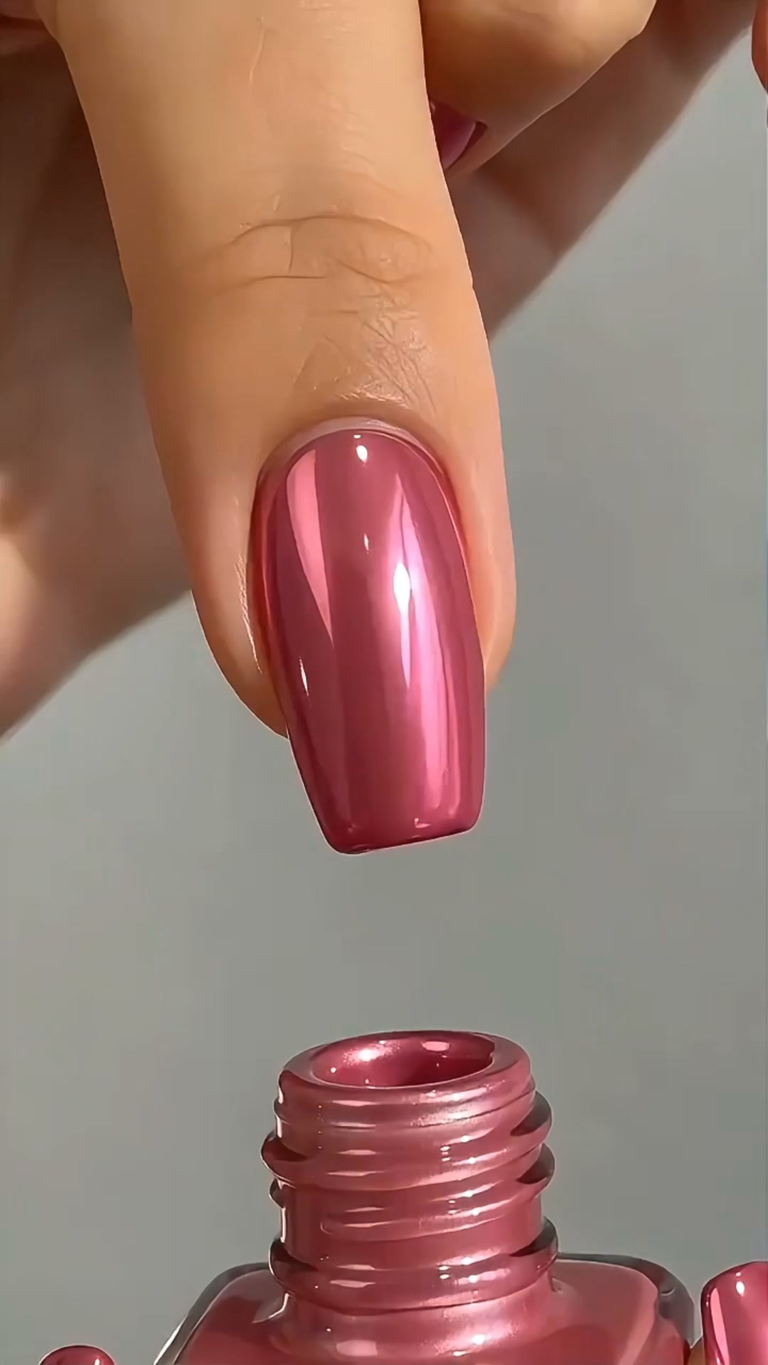 Lila nagelstärkare med spegelglans