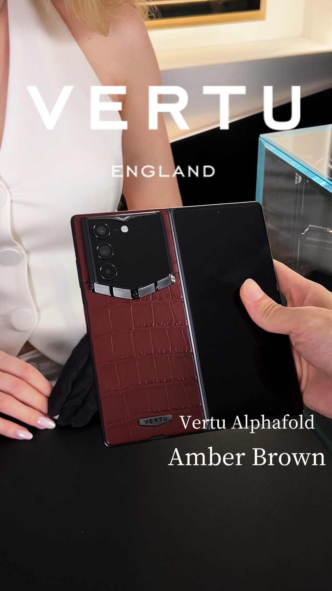 VERTU® The World's First Hermes Agent Phone