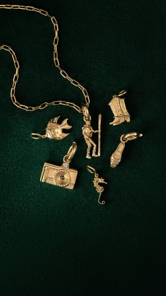 Free Shipping & Returns