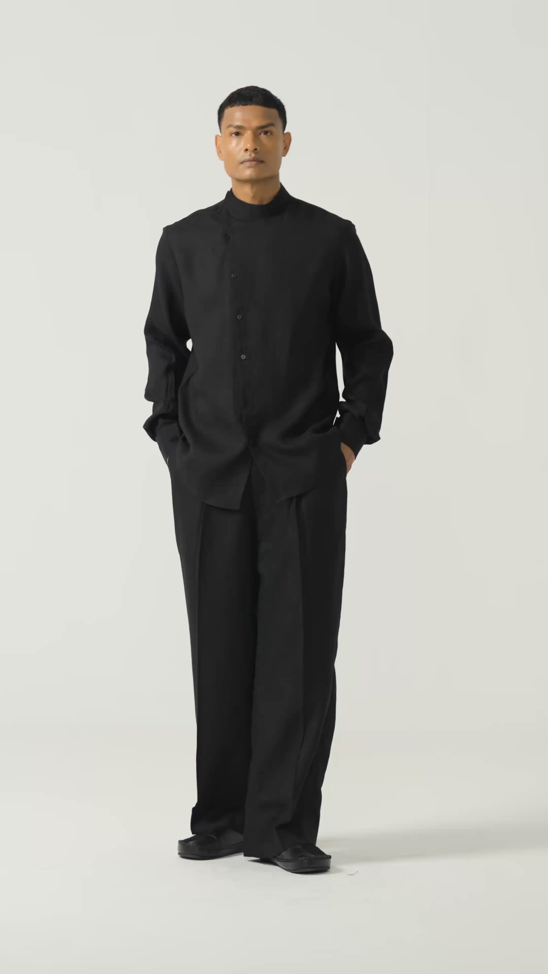The Divy Set in linen.