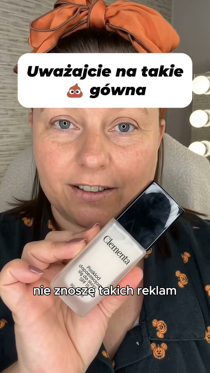 Podkład dopasowujący się do koloru skóry Clementa