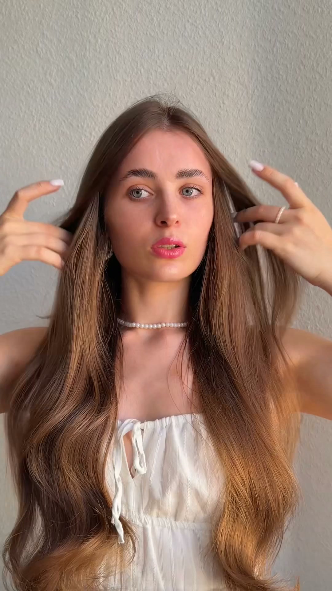 Effortlessly lighten your hair from home