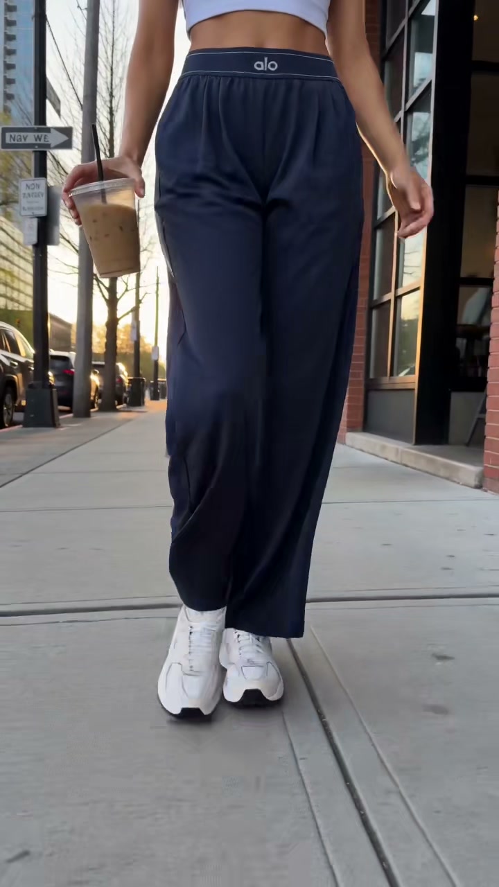 THE PANTS YOU’LL WANT TO LIVE IN.