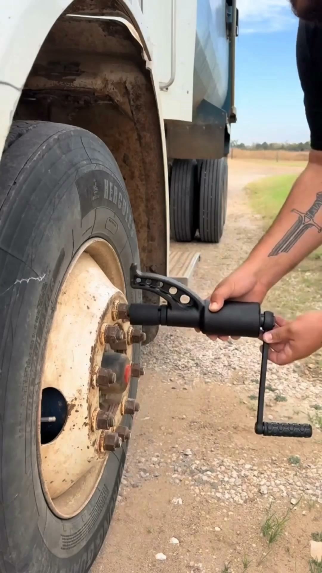 1:64 Torque Multiplier – Break Rusted Lug Nuts Without the Fight