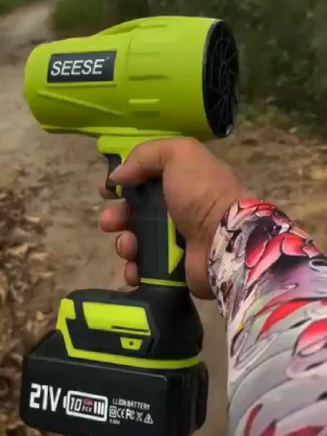 Sopla agua y hojas sin cables