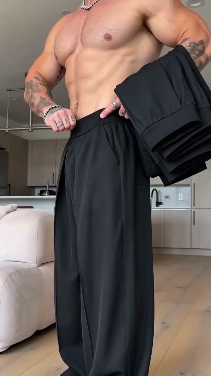Men’s Elastic Waist Wide Leg Pleated Trousers
