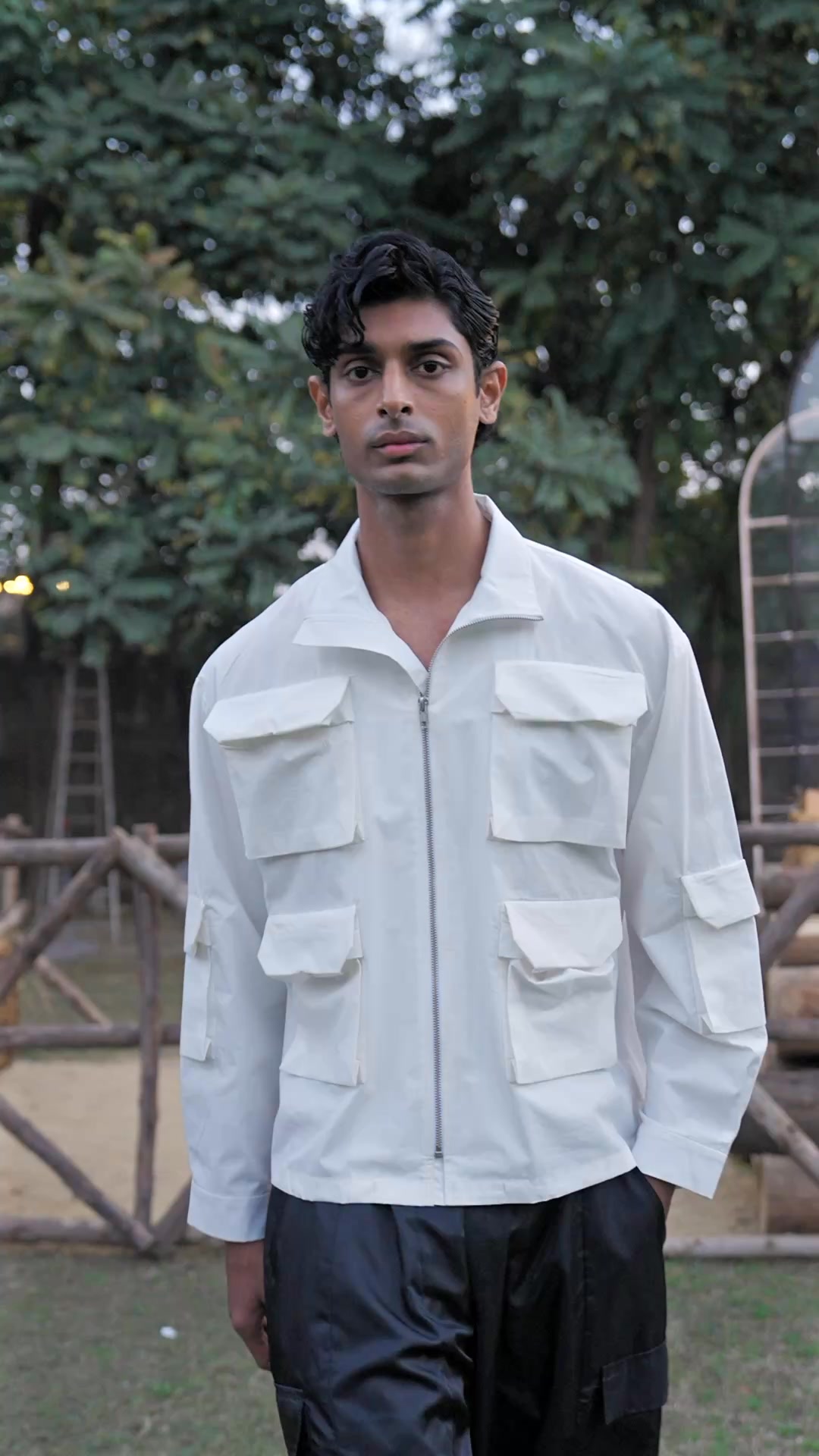POPLIN ZIP SHIRT & BLACK JOGGER PANT