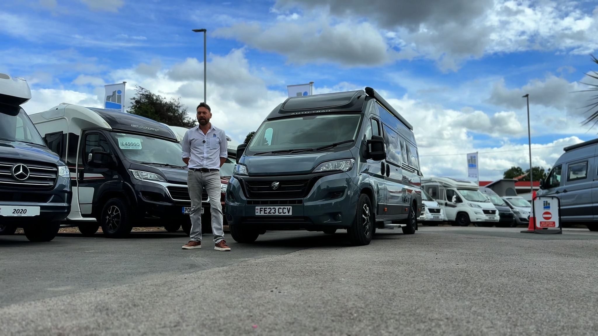 Anúncio de IH Motorhome Sales