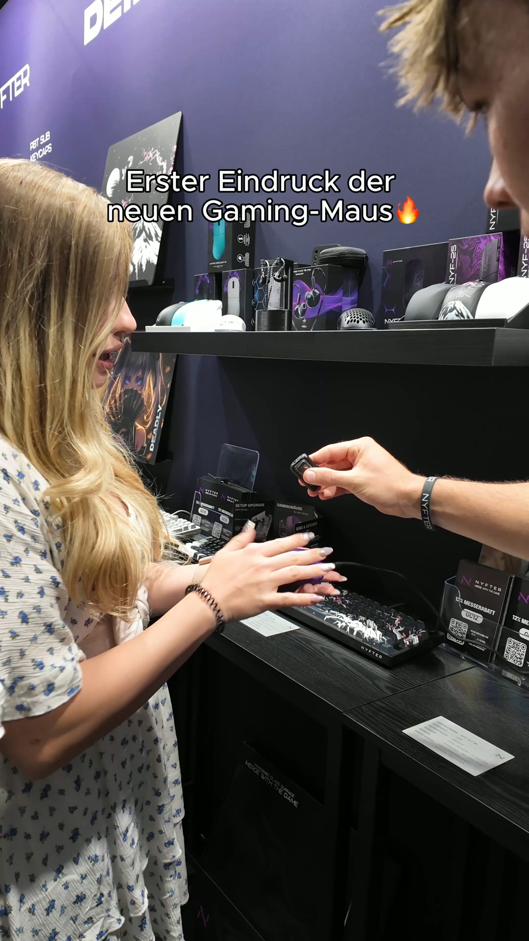 54g. Carbon. 8K. Deine neue Main-Maus!