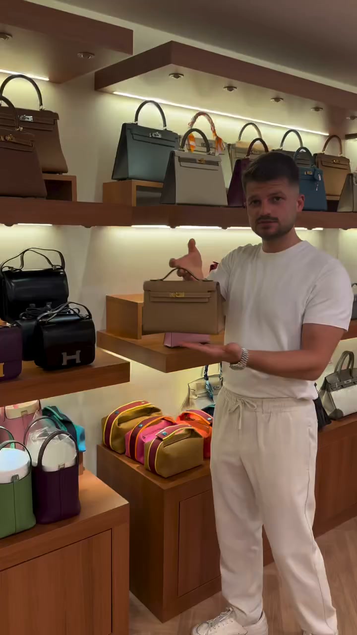 Luxury Bags Without the Luxury Price!