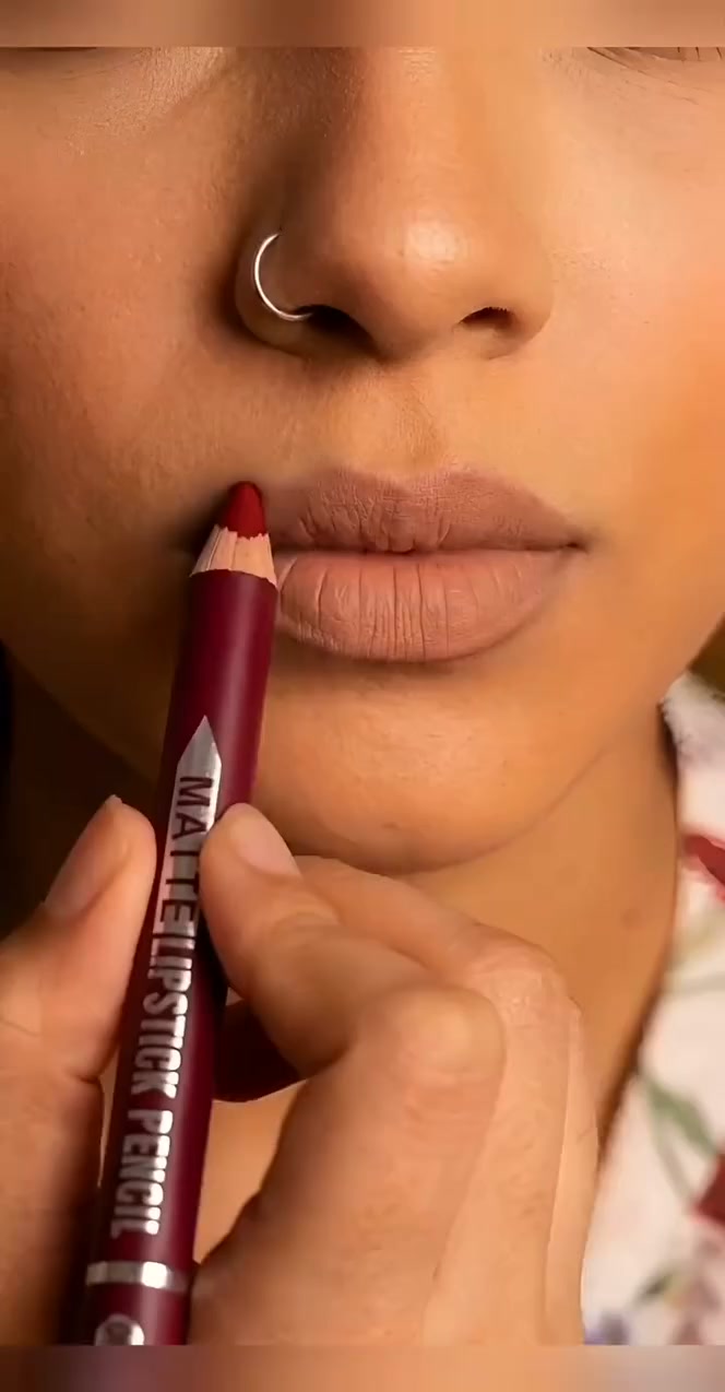Stop Messy Lipstick Edges! Get the Viral 12-Pc Matte Lip Liner Set