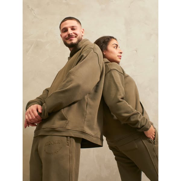HEAVYWEIGHT HOODIE