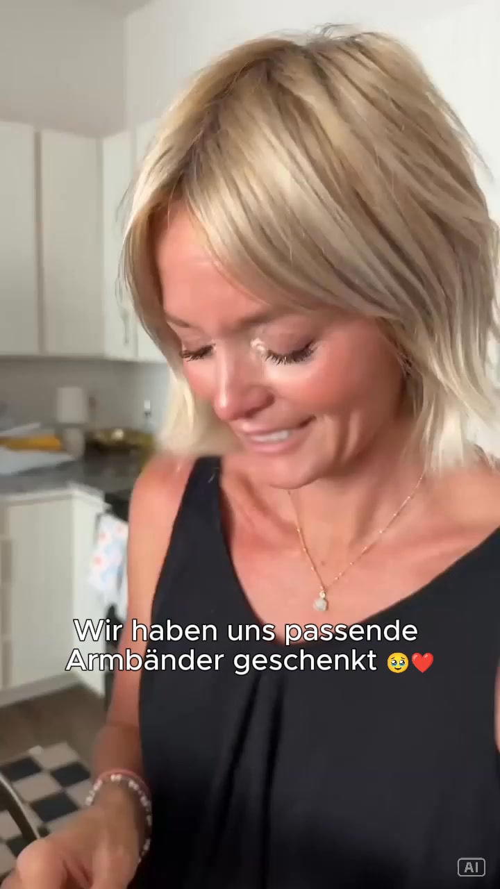 Ein Armband für dich, eines für sie