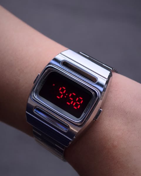 BENLYWATCH - Unique Metal Watches For Men Women