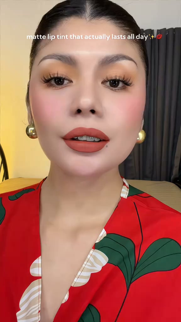 Matte Lips With SPF25 Protection