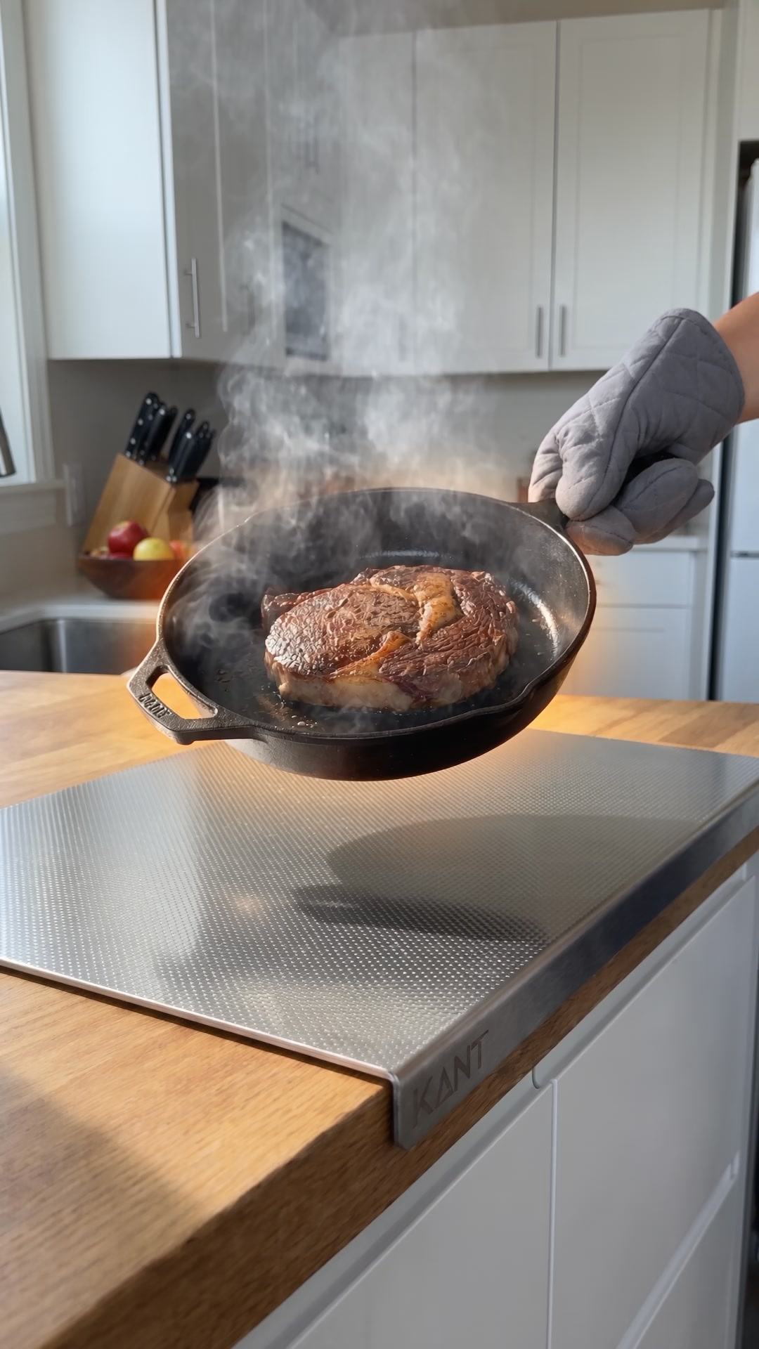 The board that protects your knives.