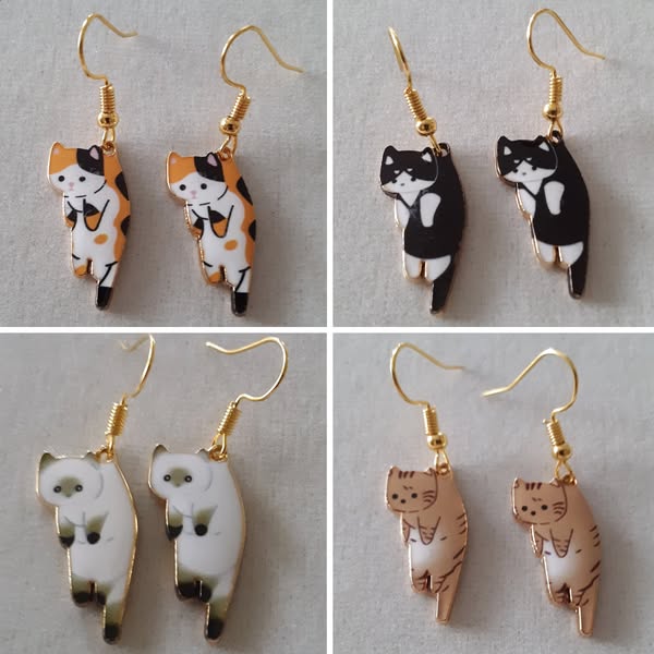 DANGLING CAT EARRINGS