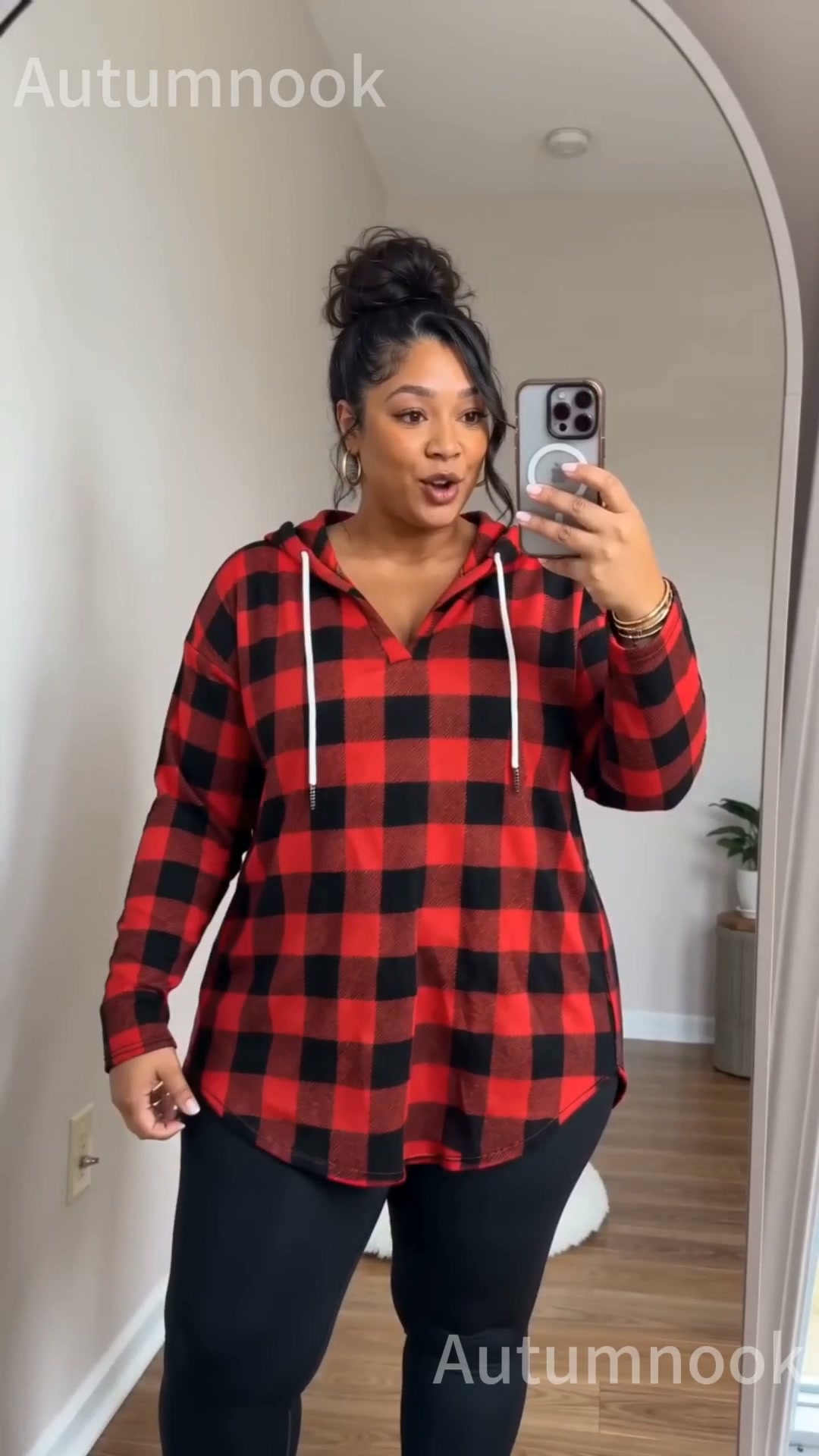 10/10 this plaid hoodie is so cute!’