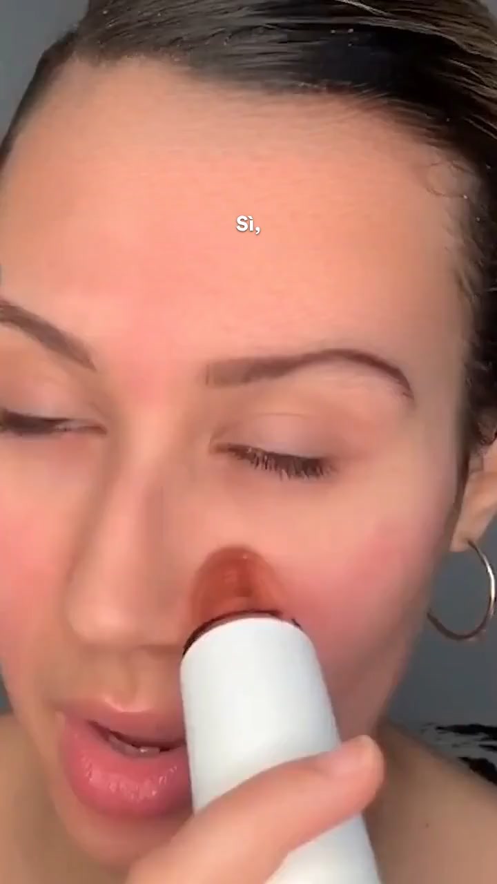 Elimina punti neri, detergi i pori.