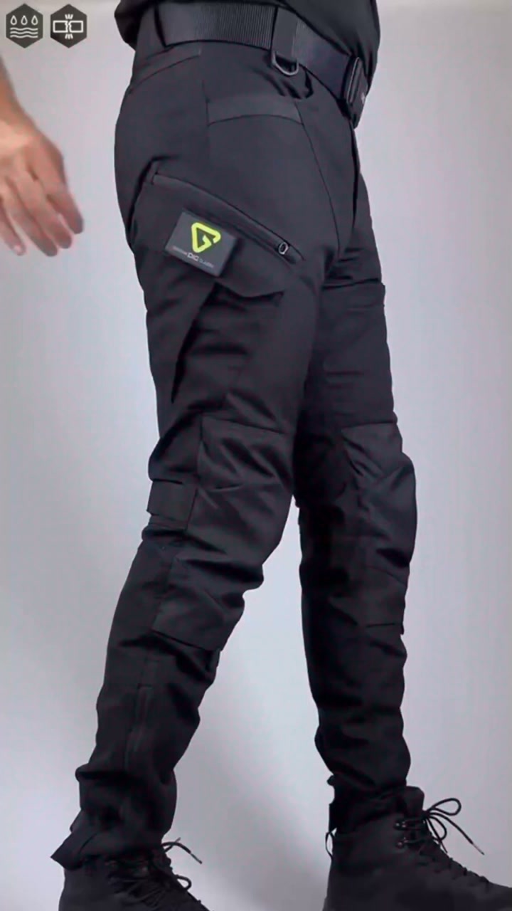 Taktische Hose für Männer, die entschlossen handeln.