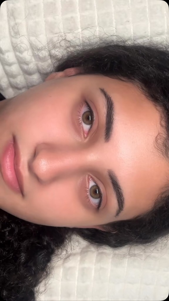 Anúncio de Bubbly Brows
