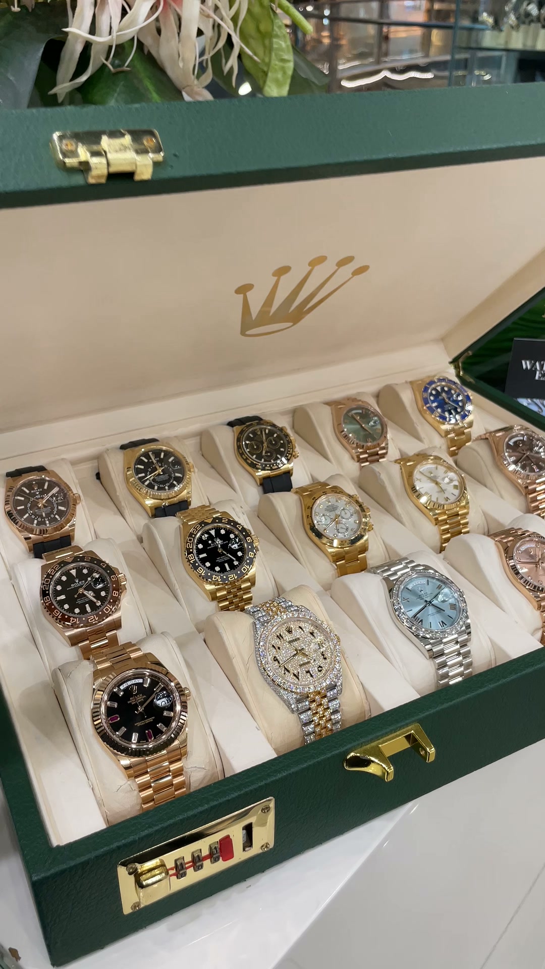 Relojes suizos clásicos, lujosos y elegantes.