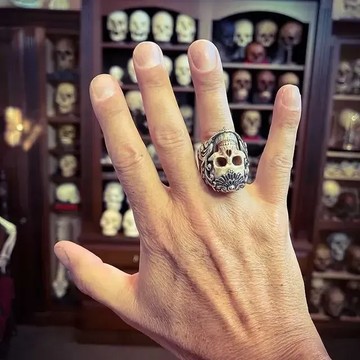 Not a mass-produced piece of jewellery, but a wearable work of art.