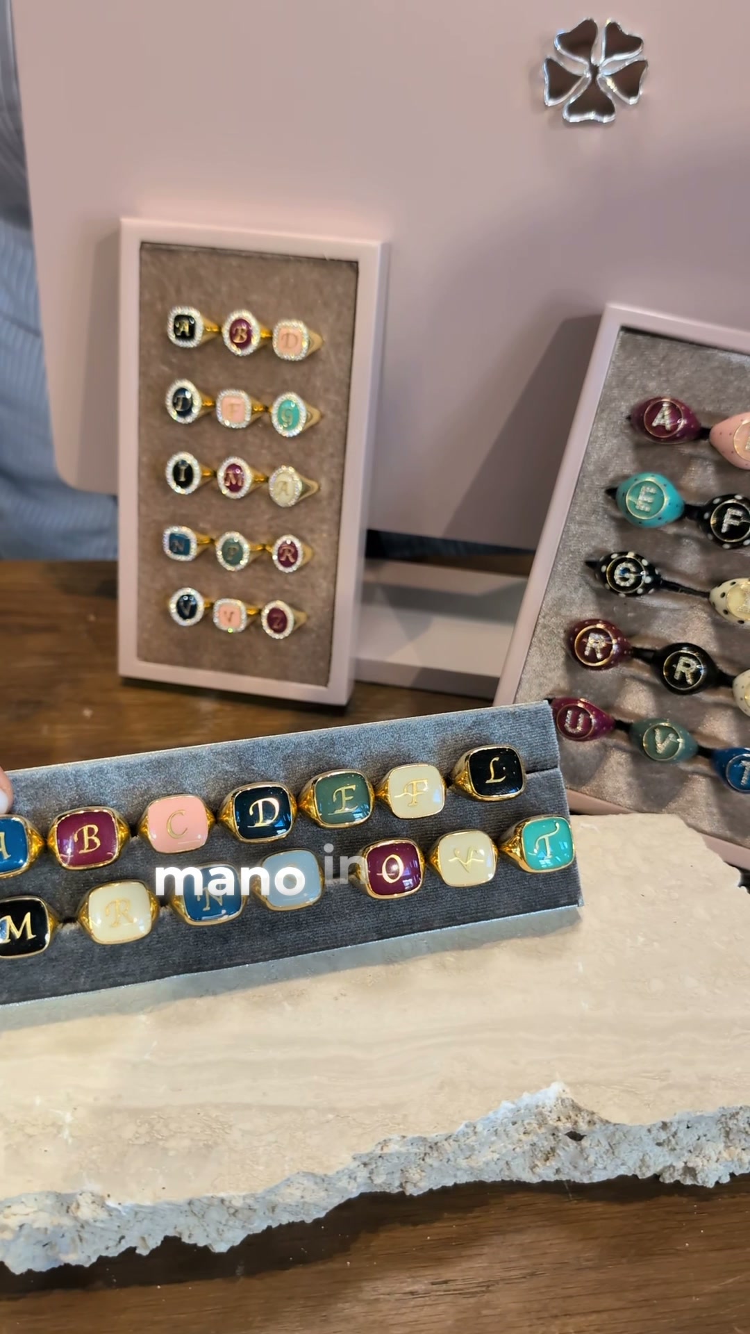 Anello con iniziale a 89€