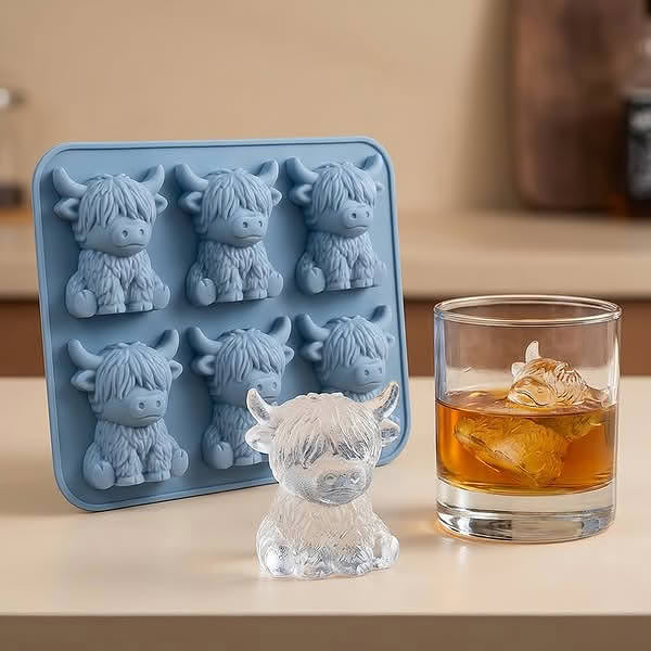 Adorable 3D Highland Cow-shaped Ice Cube Mold