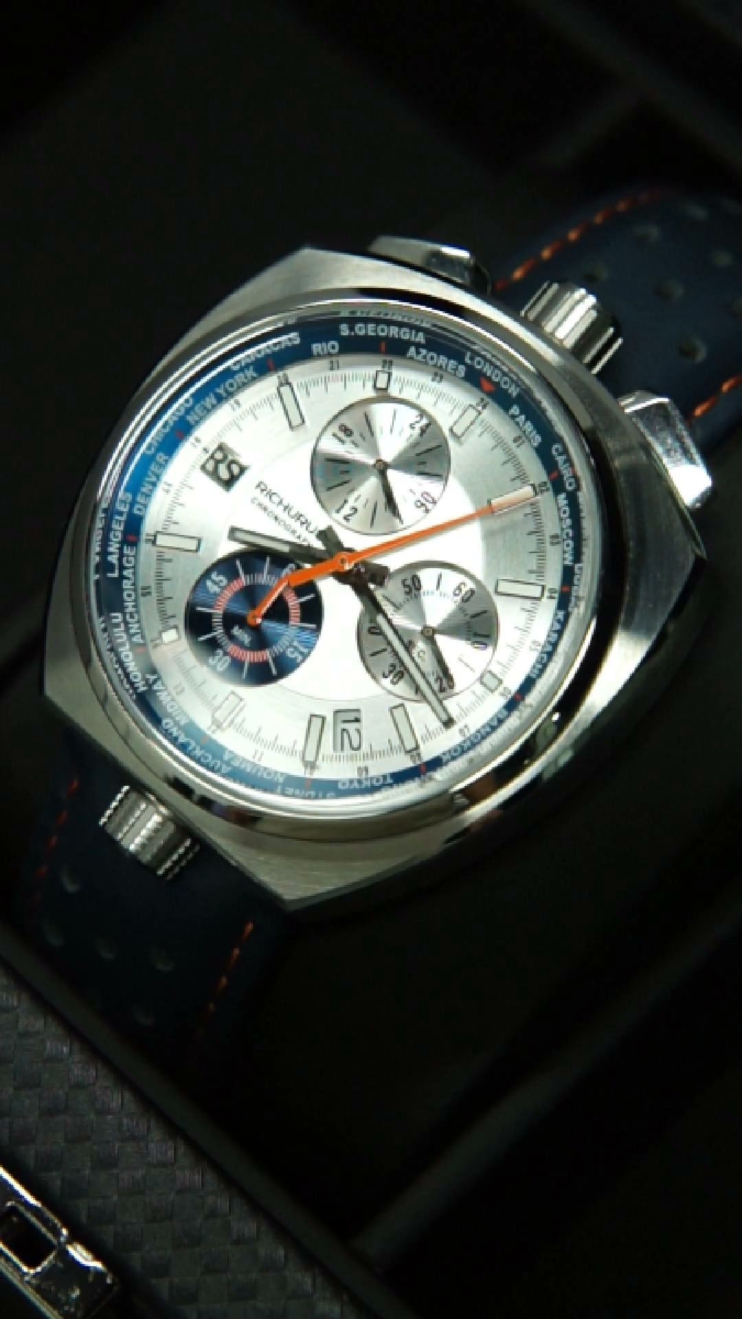 Your Daily Bull Head Chrono-15% OFF First