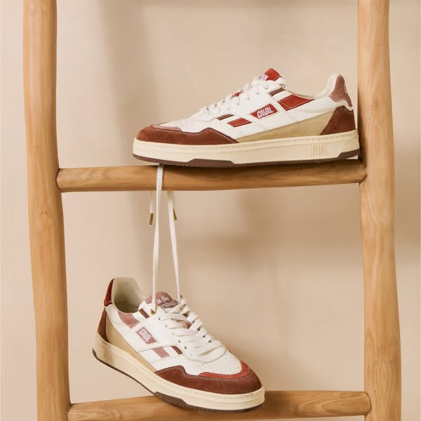 Baskets asymétriques rouges en cuir - Chaussures - Femme - Taille 36 - Lipstick - La Fée Maraboutée