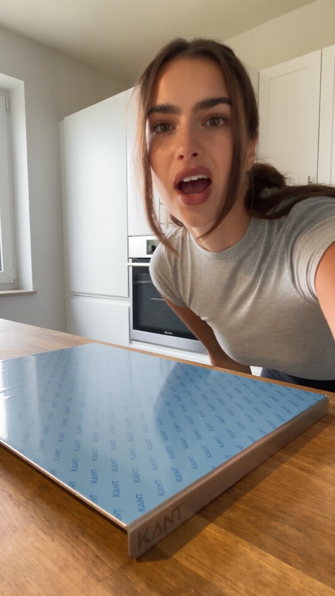 The board that protects your knives.
