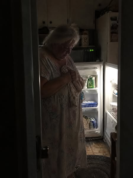 A night-shift aide told me why I wake up itching at 3 AM.